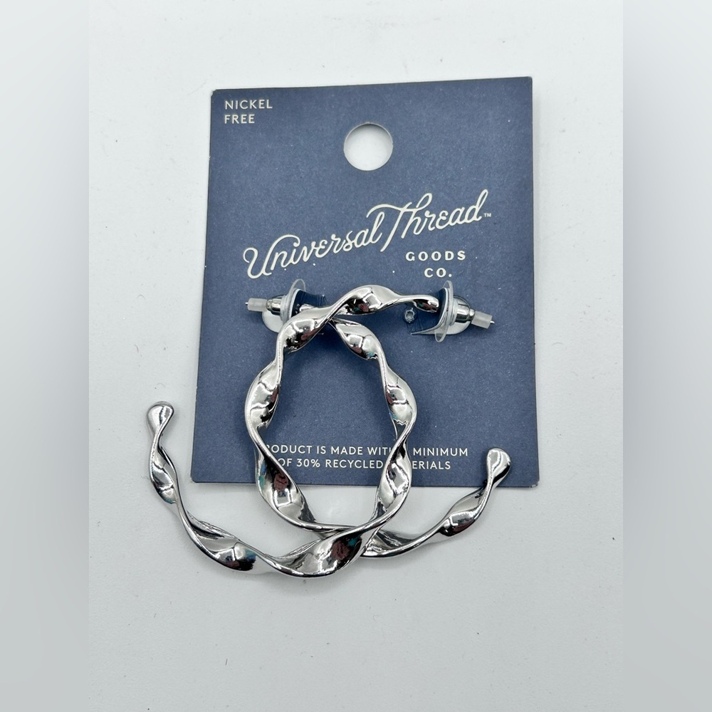 Universal Thread Silver Tone Modern 1/2 Hoop Earrings Nickel Free 1.5" New